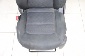 Scaunul șoferului Mazda CX-5 17- fără airbag, material textil negru, manual, necesită curățare chimică.