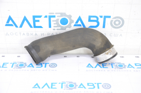 Furtun de aer stânga VW Tiguan 09-17 către intercooler.