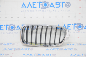 Решетка радиатора grill левая BMW 3 F30 4d 12-18