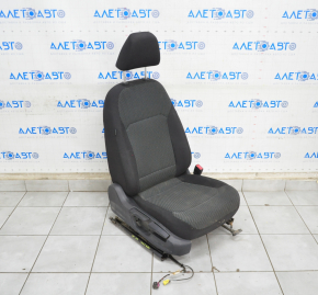 Scaun de pasager VW Passat b8 16-19 SUA fără airbag, manual, material textil negru, încălzit, necesită curățare chimică.