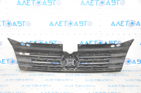 Решетка радиатора grill VW Tiguan 18-21 с эмблемой, 3 хром полоски, сверху черный глянец, песок