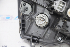 Фара передняя правая Toyota Prius 50 16-18 LED