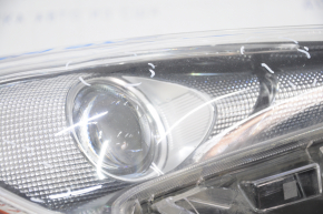 Фара передняя правая Toyota Prius 50 16-18 LED