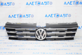 Grila radiatorului VW Tiguan 18- cu emblema, nisip, zgarieturi