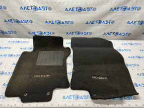 Set de covorașe Nissan Rogue 14-20, material textil negru, potrivit pentru curățare chimică.