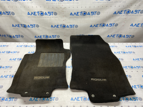 Set de covorașe Nissan Rogue 14-20, material textil negru, potrivit pentru curățare chimică.