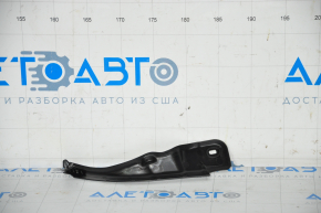 Уплотнитель решетки дворников левый Audi A3 8V 15-20