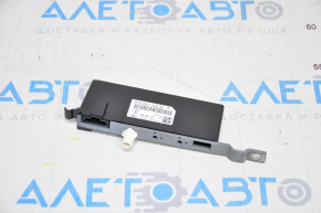 Left Antenna Amplifier Porsche Panamera 10-16