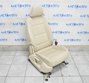 Пассажирское сидение VW Tiguan 09-17 с airbag, механич, кожа беж