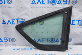 Geamul lateral din spate stânga Ford C-max MK2 13-18, cu un crom, zgârieturi pe crom