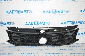 Решетка радиатора grill VW Passat b8 16-19 USA под радар круиз, без эмбл новый OEM оригинал