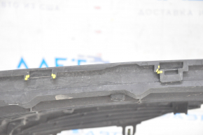 Нижняя решетка переднего бампера Toyota Camry v70 18-20 L/LE usa без крюка, без птф, прижата, слом креп