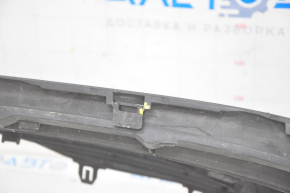 Нижняя решетка переднего бампера Toyota Camry v70 18-20 L/LE usa без крюка, без птф, прижата, слом креп