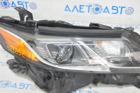 Фара передняя правая в сборе Toyota Camry v70 18-20 галоген + LED, песок, облез лак, паутинка