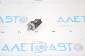 Senzor de presiune a combustibilului Audi A4 B8 08-16 2.0T pe conducta de combustibil.