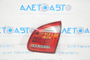 Lampa interioară pentru capacul portbagajului dreapta Porsche Cayenne 958 11-14 LED, luminos, zgâriată.