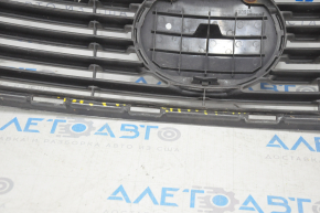 Решетка радиатора grill Lexus ES300h ES350 13-15 дорест со значком, трещина на значке, слом креп, песок