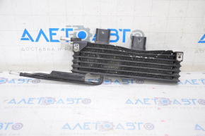 Radiatorul de răcire a transmisiei automate Toyota Highlander 14-16 3.5 este lovit.