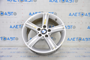 Roată de 17 inch BMW 3 F30 12-18, stil 393, jantă ușoară, coroziune, disponibilă pentru închiriere.