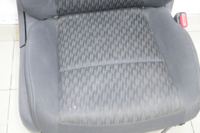 Scaun de pasager Nissan Rogue 14-20 fără airbag, manual, material textil negru, necesită curățare