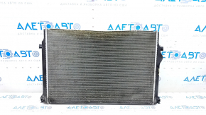 Radiatorul de răcire a apei pentru Audi A3 8V 15-20 1.8T, 2.0T este zdrobit