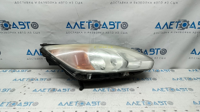 Far dreapta fata goala Ford C-max MK2 13-16 pre-restilizare, nisip, pietricele, panza de paianjen, necesita polizare, indicator de directie spart.