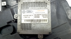 Фара передняя правая в сборе Audi A3 8V 15-16 xenon hid, с нижним креплением, песок, трещина под стеклом