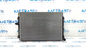 Radiatorul de răcire a apei pentru VW Passat b8 16-19 USA 1.8T, 2.0T este zdrobit.