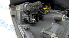 Lampa exterioară aripă stângă Jeep Cherokee KL 14-18, geam spart.