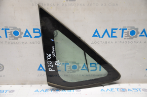 Fereastra din sticla opaca din spatele stanga Toyota Prius 2004-2009 cu defect la garnitura de etansare.