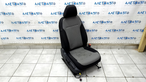 Пассажирское сидение VW Jetta 11-18 USA без airbag, механическое, тряпка черная с светло-серой вставкой, под химчистку