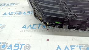 Решетка радиатора grill VW CC 13-17 рест, вздулся хром, сломаны крепления, сломана, песок