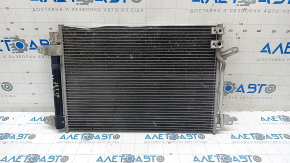 Radiatorul condensatorului de aer condiționat pentru VW Jetta 11-18 SUA 1.4T este lovit.