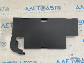 Capacul bateriei Audi A6 C7 12-18 zgâriat.