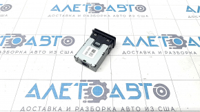 USB Hub Toyota Venza 21- царапины