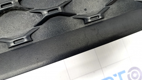 Grila radiatorului asamblată Hyundai Kona 18-21 1.6, 2.0 structură, nisip, pini