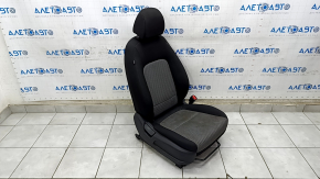 Scaun de pasager Hyundai Kona 18-23 fără AIRBAG, fără încălzire, mecanic, material textil, negru cu gri, de curățat chimic.