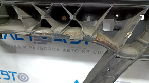 Televizorul panoului radiatorului Audi Q7 4L 10-15 este rupt, cu rugină