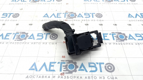 Фишка на блок ECU компьютер двигателя Hyundai Kona 18-23 2.0 красная