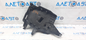 Suportul blocului ECU Ford Escape MK3 13-16 are fixarea ruptă.