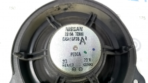 Difuzorul din spate dreapta al Nissan Pathfinder 13-20 este lovit.