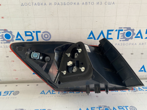 Lampa exterioară aripă dreapta Honda Accord 16-17, zgâriată, ruptă.