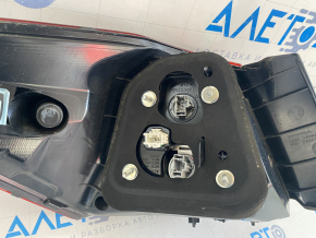 Lampa exterioară aripă dreapta Honda Accord 16-17, zgâriată, ruptă.