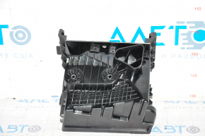 Корпус блока предохранителей подкапотный VW Passat b8 16-19 USA