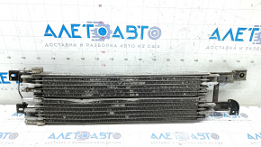 Radiatorul de răcire a cutiei de viteze automată Ford C-max MK2 13-18 este îndoit, suporturile sunt ruginite