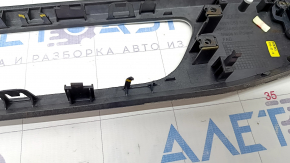 Capacul panoului frontal dreapta Audi A4 B9 17- gri, zgarieturi, fixarile sunt rupte