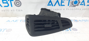 Conducta de aer pentru torpila dreapta Ford Focus mk3 15-18 are prinderea ruptă