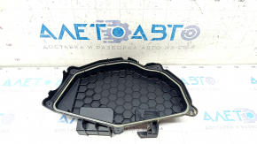 Capacul cutiei de siguranțe sub capota Audi A6 C7 12-18