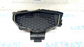 Capacul cutiei de siguranțe sub capota Audi A6 C7 12-18