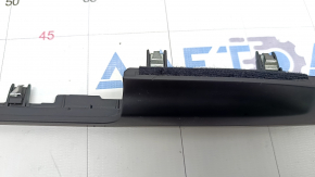 Capacul panoului frontal central Audi A4 B9 17- negru, zgârietură